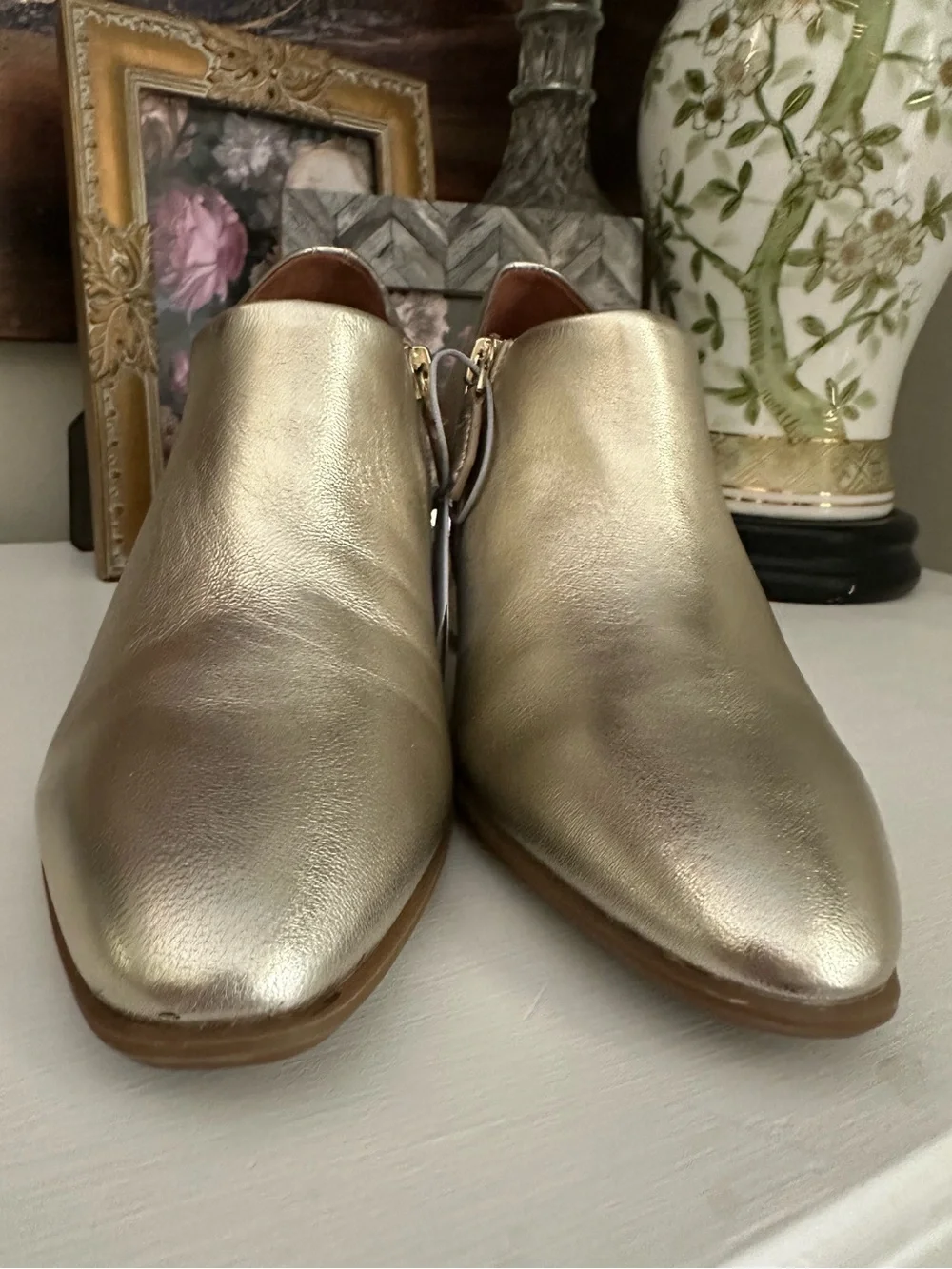 AEROSOLES Metallic Gold Low Block Heel Ankle Booties size 8